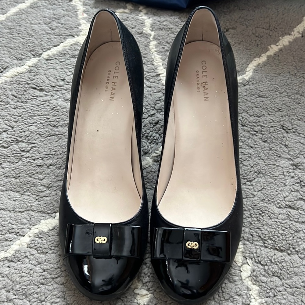 Cole Haan Elsie Bow Wedge Size 8